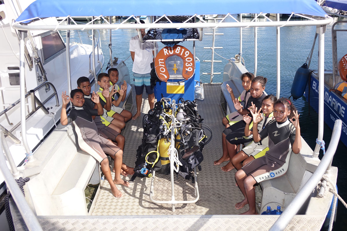 <center>Baptême de plongée sous-marine <br>pour une vingtaine de VIM de Savannah <center>Baptême de plongée sous-marine <br>pour une vingtaine de VIM de Savannah