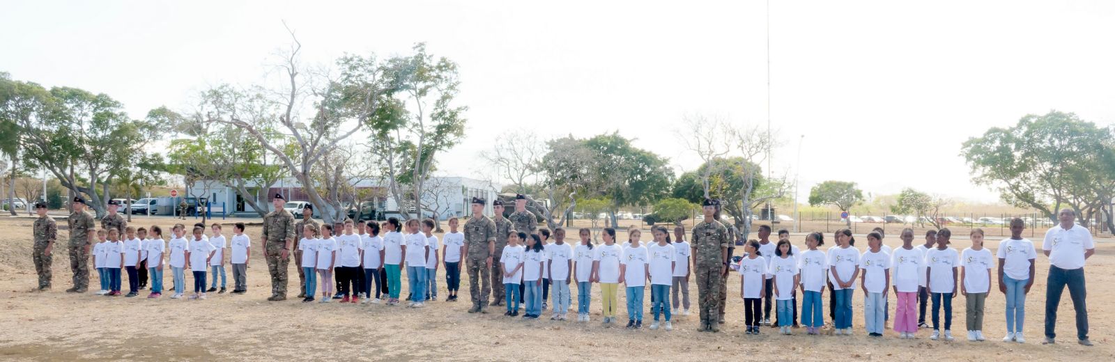 <center>Immersion citoyenne avec les militaires du <BR>2e RPIMa pour les Very Important Marmailles 