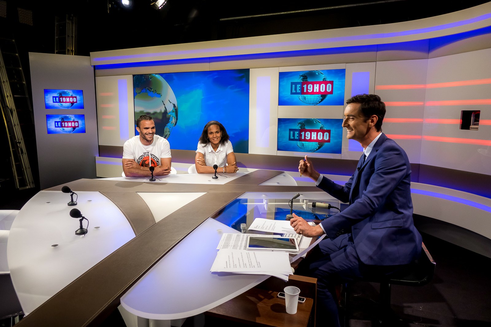 <center>1000 Sourires sur le plateau d'Antenne Réunion