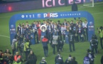 <center>Jour 8 : "S'envoler vers le Rêve  ..." <br>Les enfants de 1000 Sourires ont fait la fête   au Parc des Princes pour le sacre du PSG