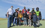 <center>Baptême de parapente : Les marmailles de<br> 1000 Sourires s’envolent en compagnie d’Abdoul