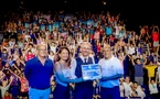 <center>Les 250 marmailles de 1000 Sourires prennent plein les yeux au spectacle de magie de <br>Stéphane Guekko au au Théâtre des Sables