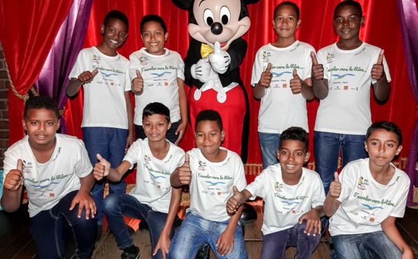 <center>"S'envoler vers le Rêve ..."  <br> Jour 14 : Le voyage de Rêve se termine à Disneyland Paris ...