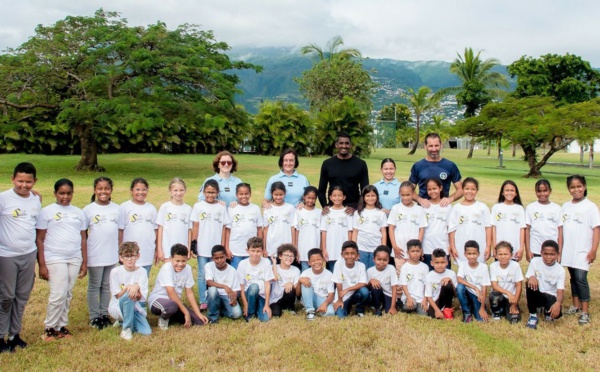 <center>Une belle aventure citoyenne avec la Gendarmerie de la Réunion et des surprises <br>pour les marmailles de 1000 Sourires