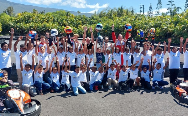 <center>Association 1000 Sourires : les marmailles s’initient au karting avec des champions de La Réunion